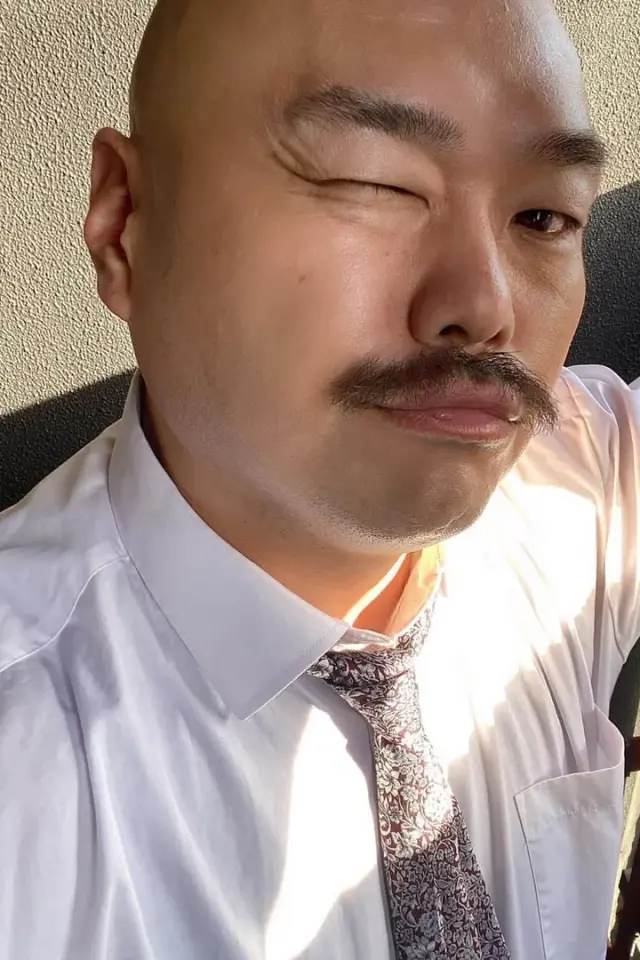 Kuro Tie