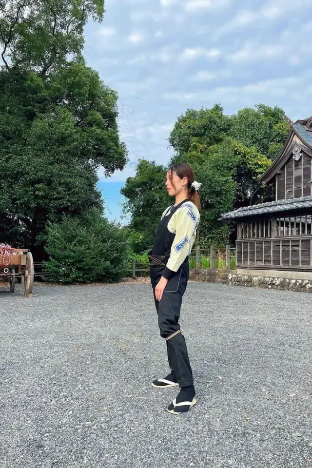 Sara Shirasawa - curateur adulte, son Personnage IA