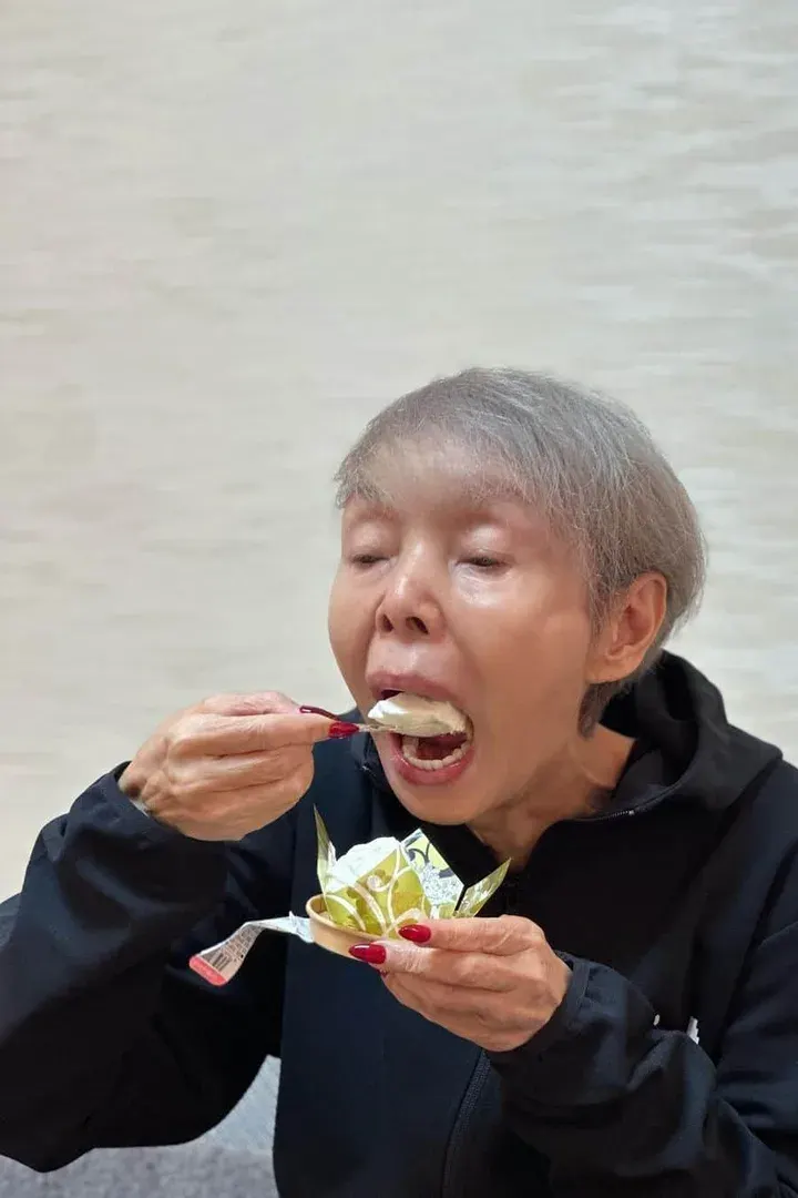 Naoko Peel - विरोधाभासी आकर्षण AI किरदार