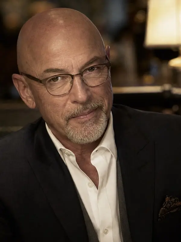 Stanley Tucci - personaje IA dulce