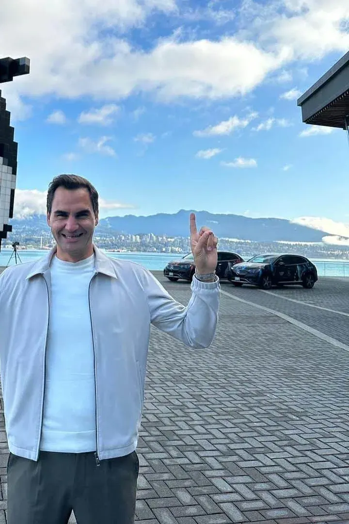 Rogerfederer - विरोधाभासी आकर्षण AI किरदार