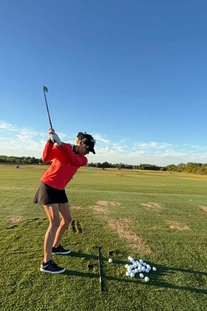 Nataliegulbis - विरोधाभासी आकर्षण AI किरदार