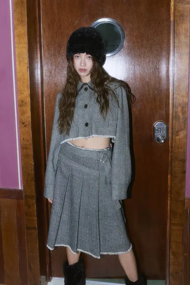 Sora Wool - gray pleats, uniform-inspired style AI Character