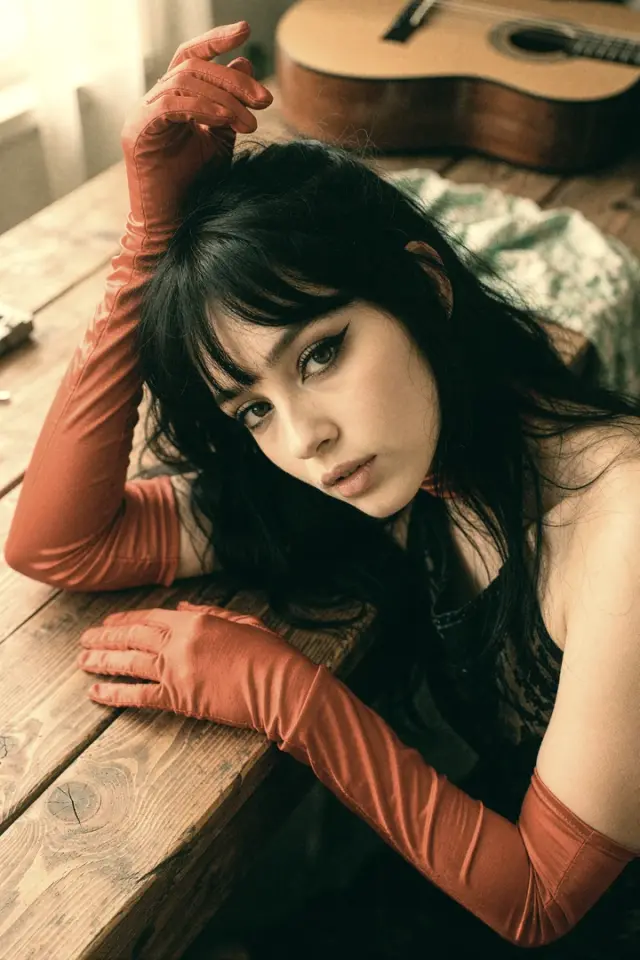 Maren Vail - A Refund beside the Old Demo, Three Nights on an Unrequested Song AI Character