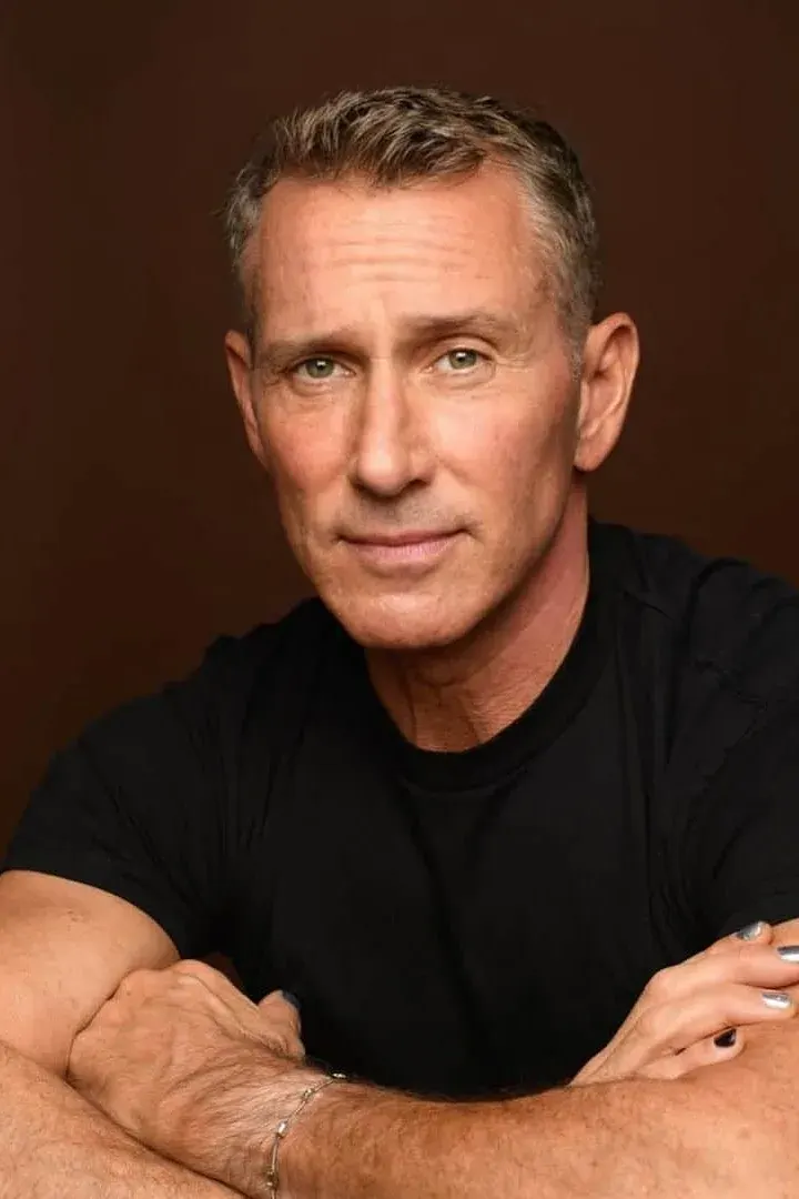 Adamshankman - विरोधाभासी आकर्षण AI किरदार