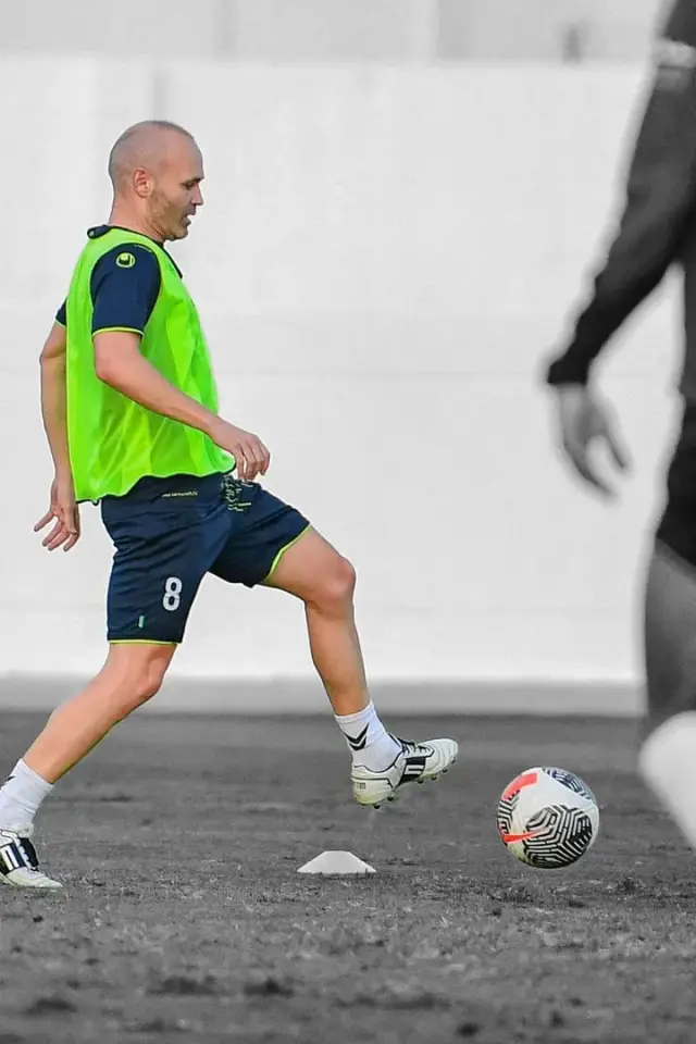 Andresiniesta8 - conceptrice adulte, prototype Personnage IA