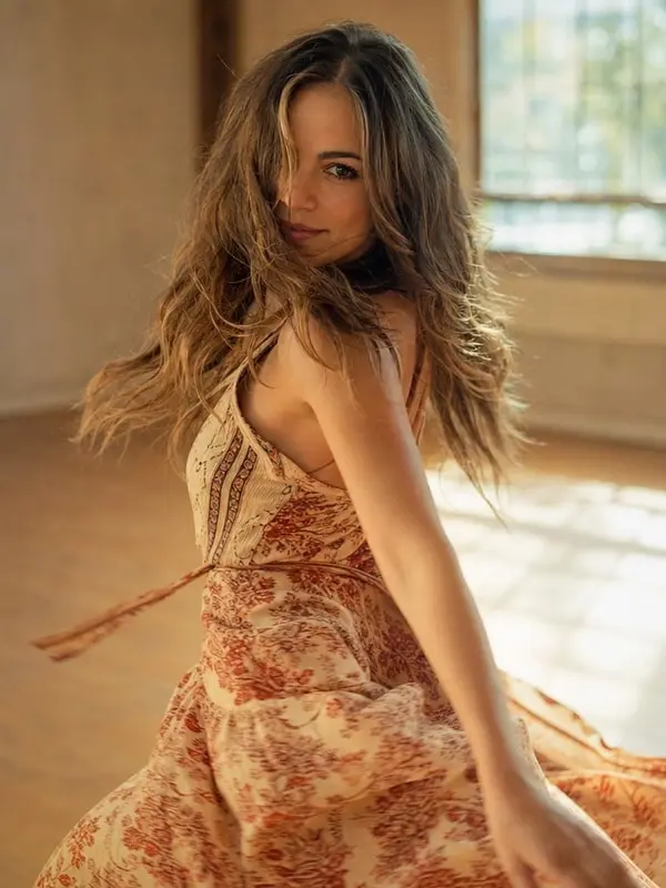 Margaret Qualley - personaje IA dulce